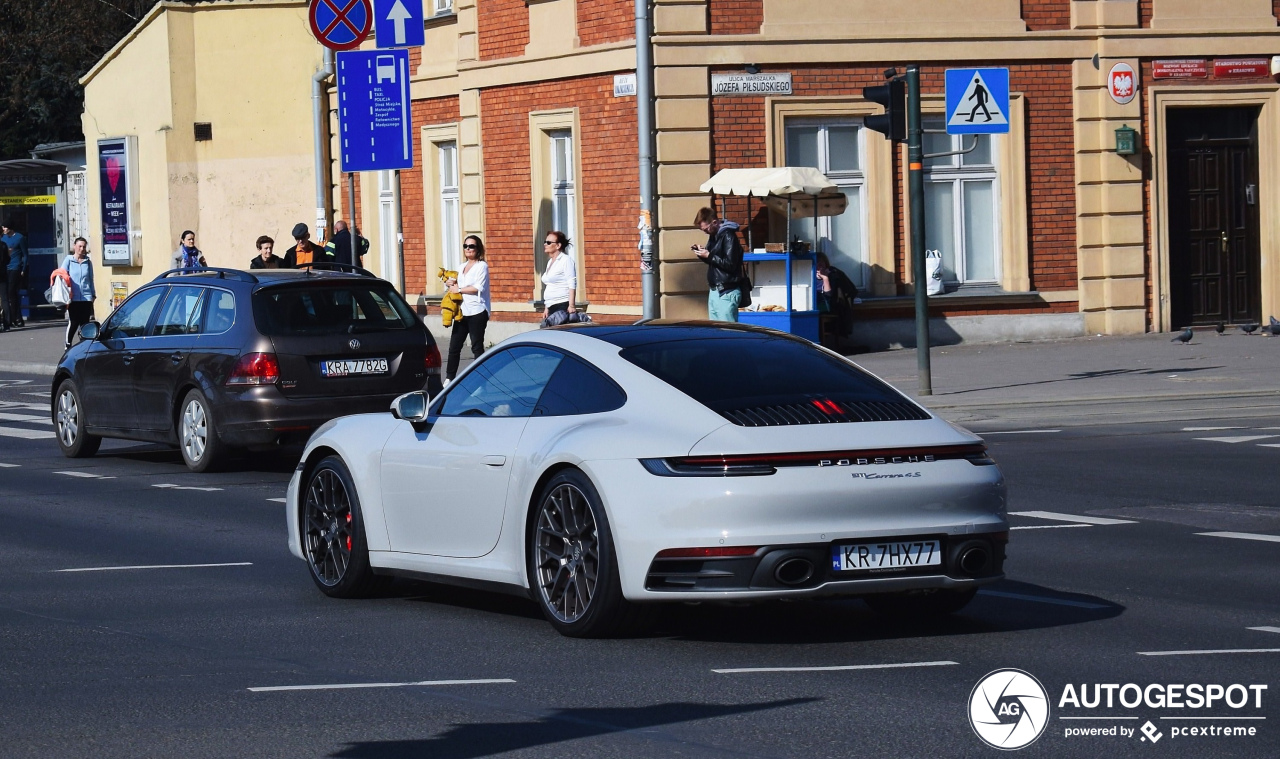 Porsche 992 Carrera 4S