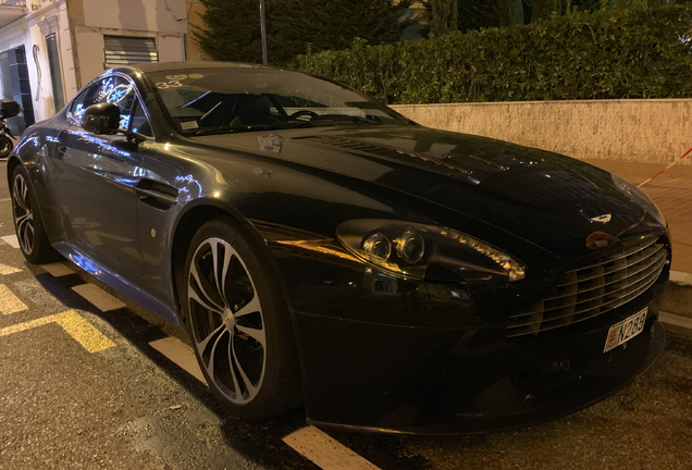 Aston Martin V12 Vantage