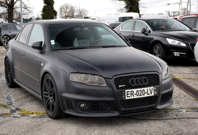 Audi RS4 Sedan