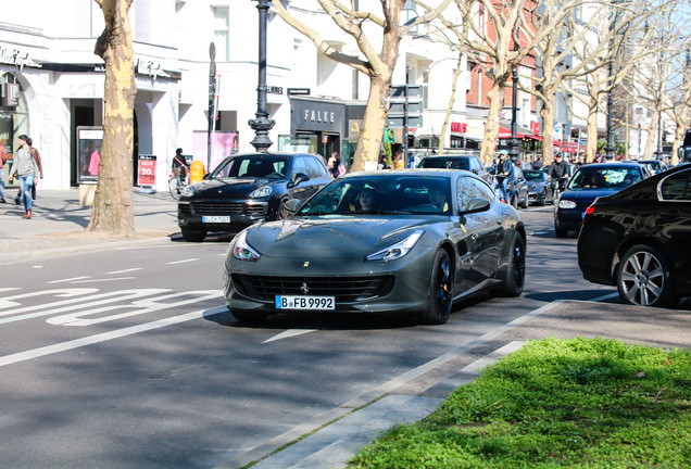 Ferrari GTC4Lusso T