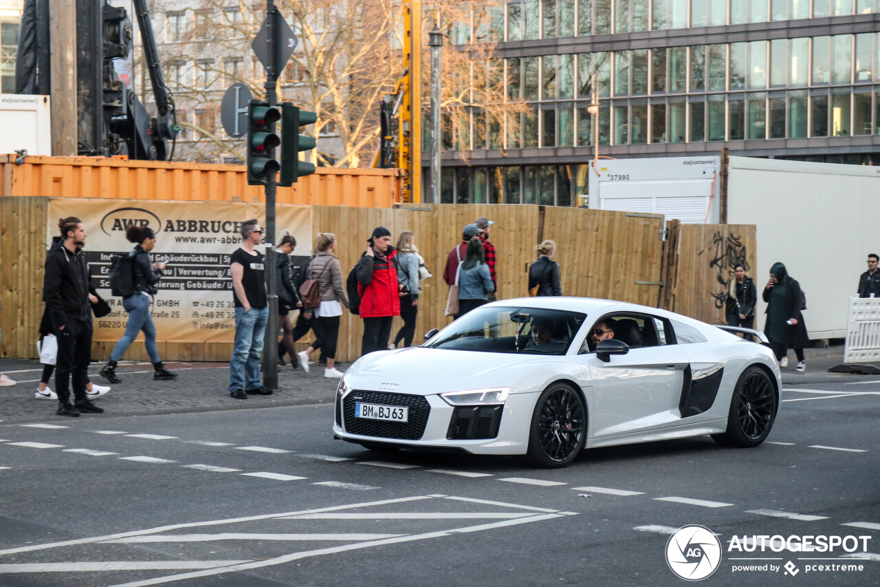 Audi R8 V10 Plus 2015