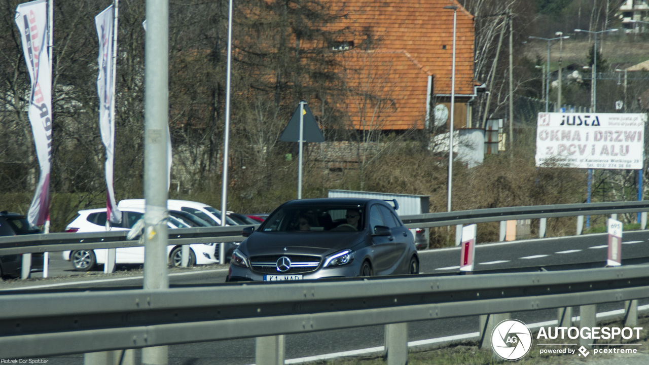 Mercedes-AMG A 45 W176 2015