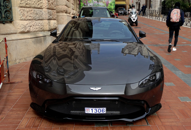 Aston Martin V8 Vantage 2018