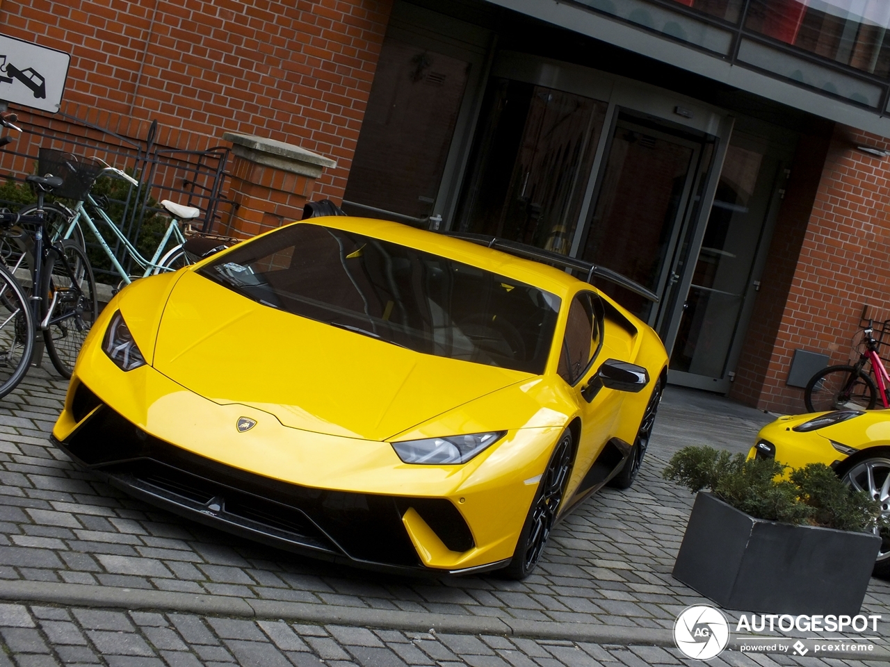 Lamborghini Huracán LP640-4 Performante