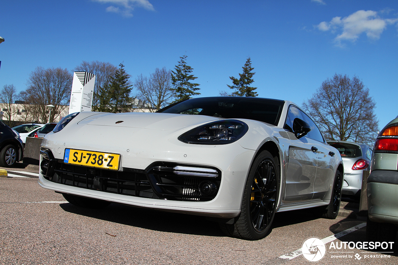 Porsche 971 Panamera Turbo S E-Hybrid Executive