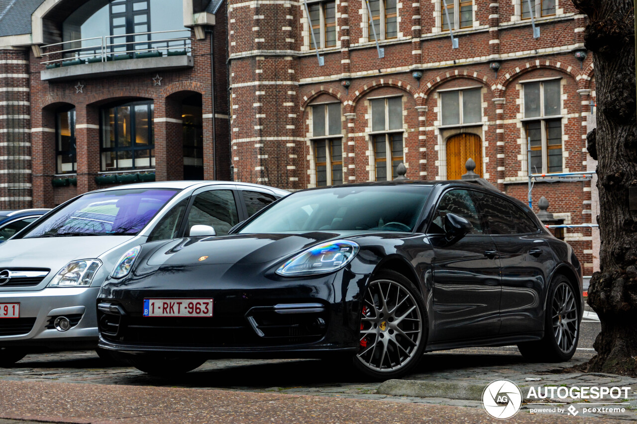 Porsche 971 Panamera Turbo Sport Turismo