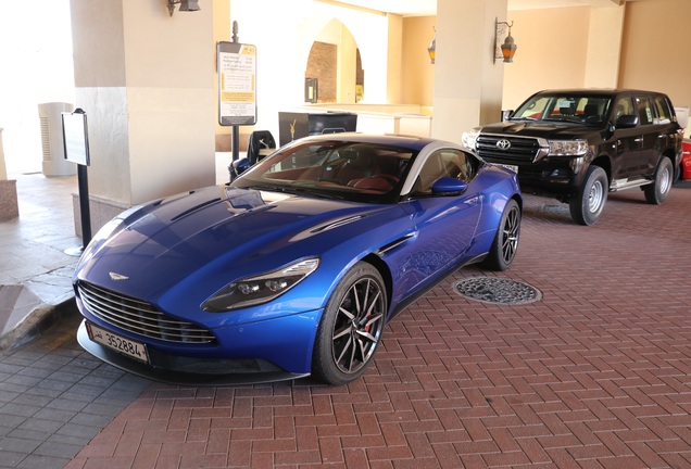 Aston Martin DB11