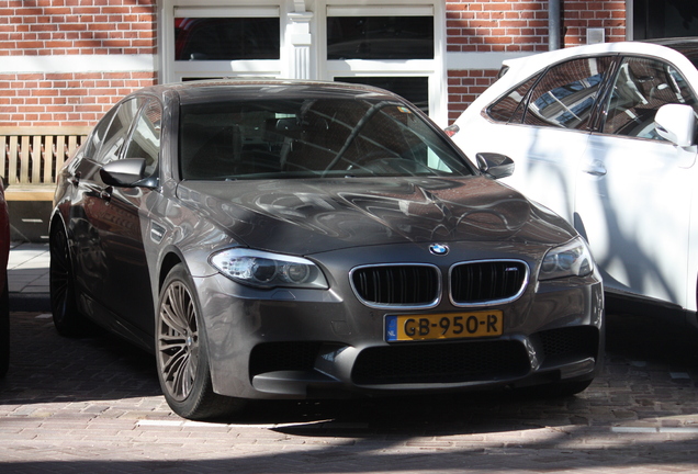 BMW M5 F10 2011