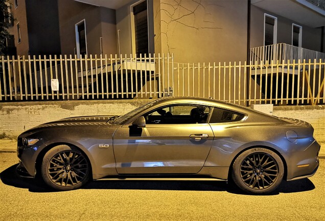 Ford Mustang GT 2015