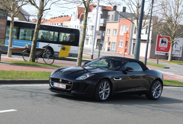 Jaguar F-TYPE S Convertible