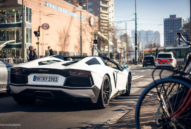 Lamborghini Aventador LP700-4 Roadster