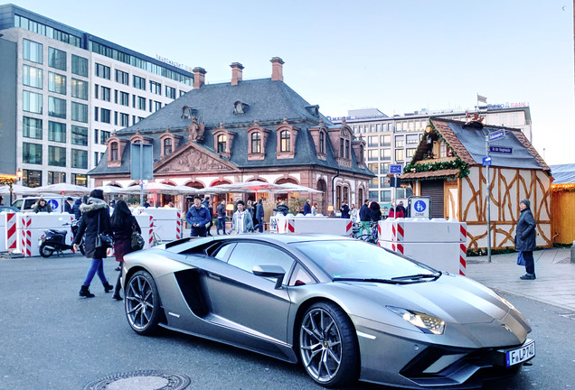 Lamborghini Aventador S LP740-4