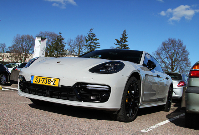 Porsche 971 Panamera Turbo S E-Hybrid Executive