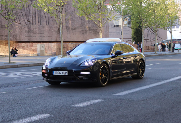 Porsche 971 Panamera Turbo S E-Hybrid Executive