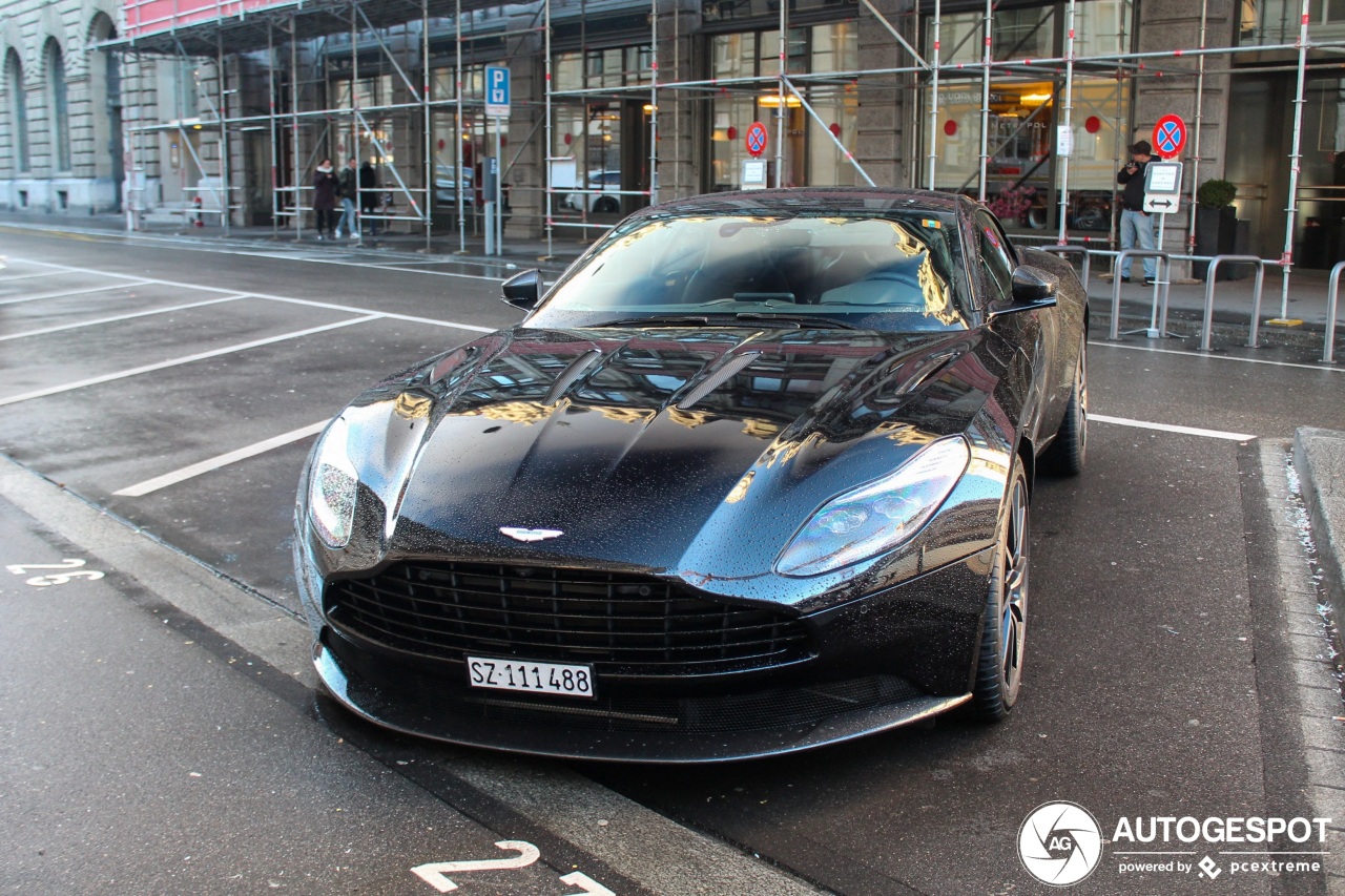 Aston Martin DB11