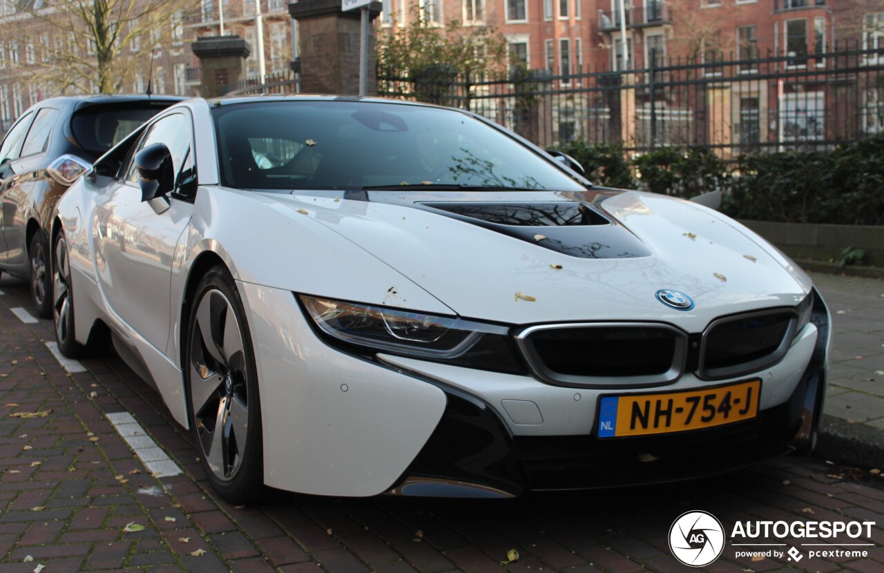 BMW i8