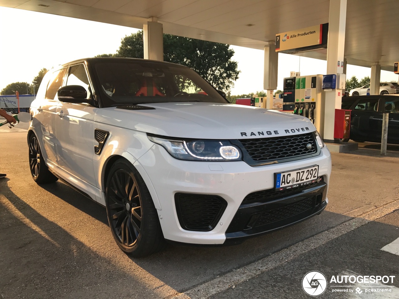 Land Rover Range Rover Sport SVR