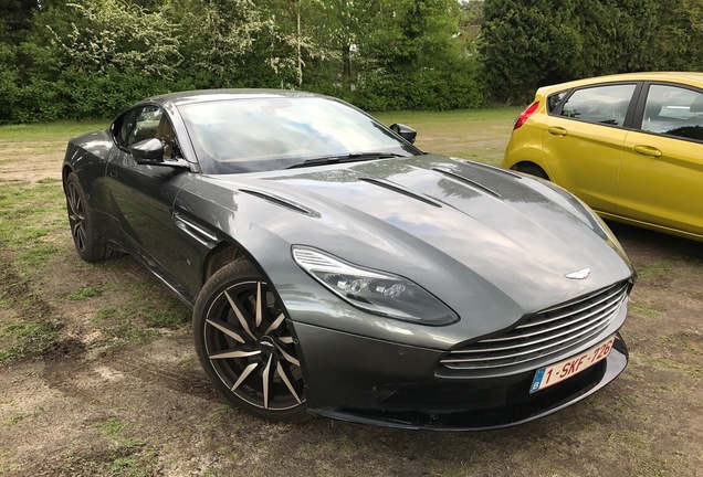 Aston Martin DB11