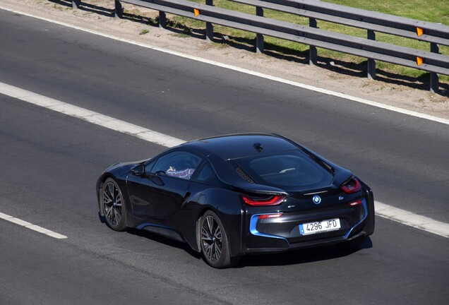 BMW i8