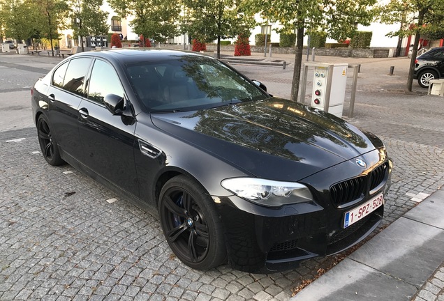 BMW M5 F10 2011