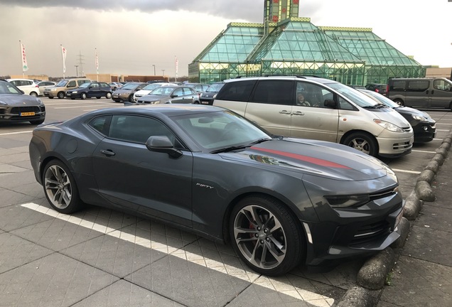 Chevrolet Camaro SS 2016 50th Anniversary