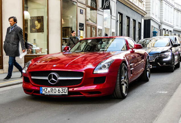 Mercedes-Benz SLS AMG