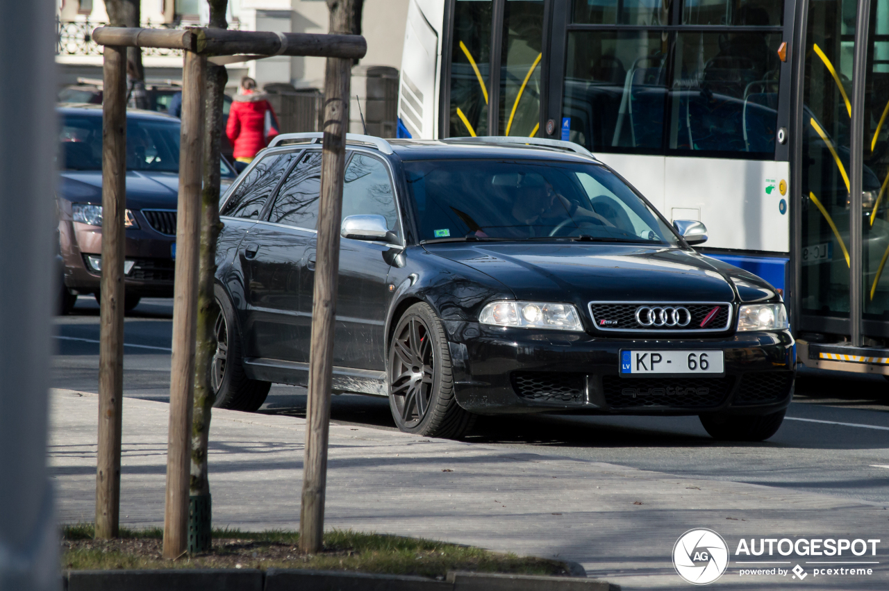 Audi RS4 Avant B5