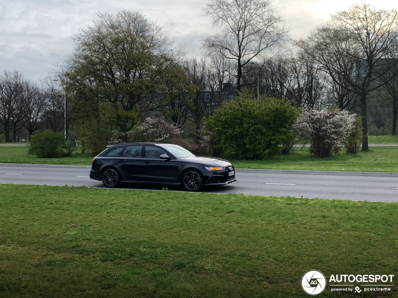 Audi RS6 Avant C7 2015