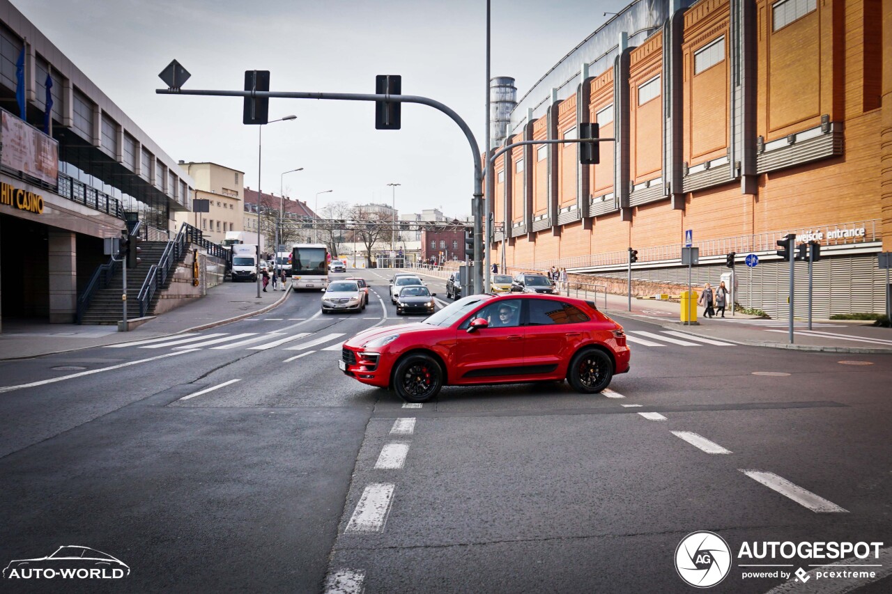 Porsche 95B Macan GTS