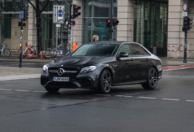 Mercedes-AMG E 63 S W213