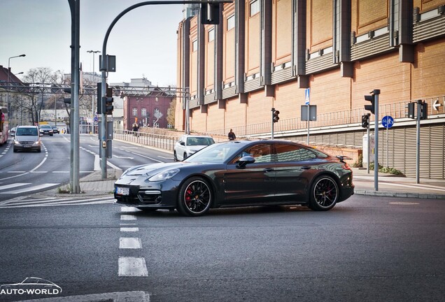 Porsche 971 Panamera Turbo