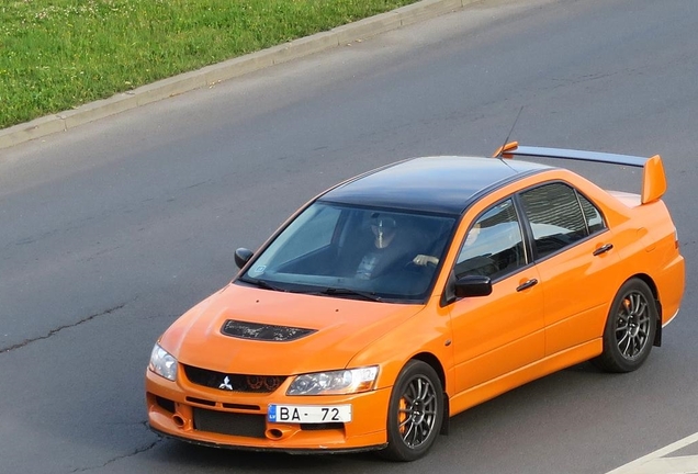 Mitsubishi Lancer Evolution IX RalliArt