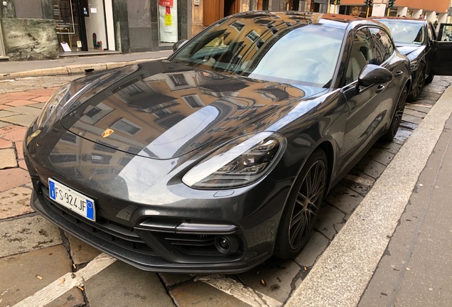 Porsche 971 Panamera Turbo Sport Turismo