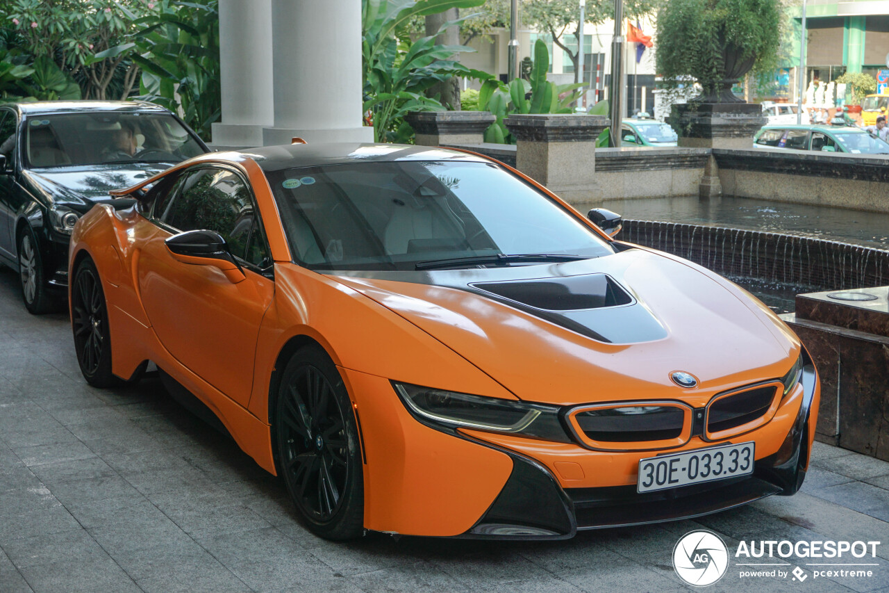 BMW i8