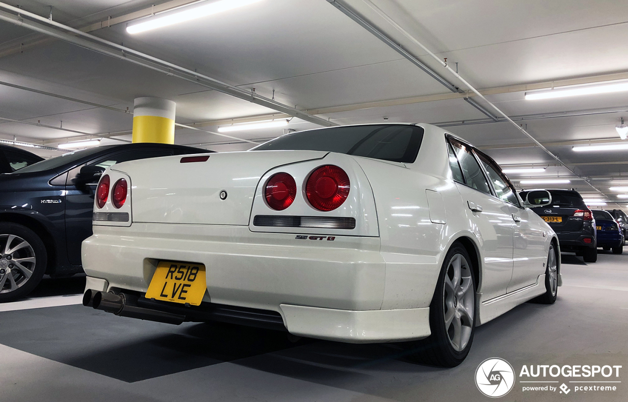 Este Es El Nissan Skyline GT-R R34 V-Spec II Que Acaba De Llegar A