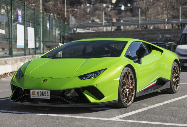 Lamborghini Huracán LP640-4 Performante