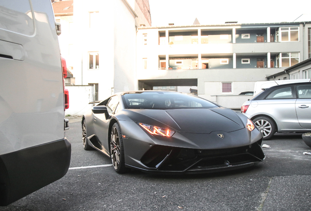 Lamborghini Huracán LP640-4 Performante