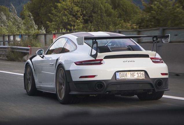 Porsche 991 GT2 RS Weissach Package