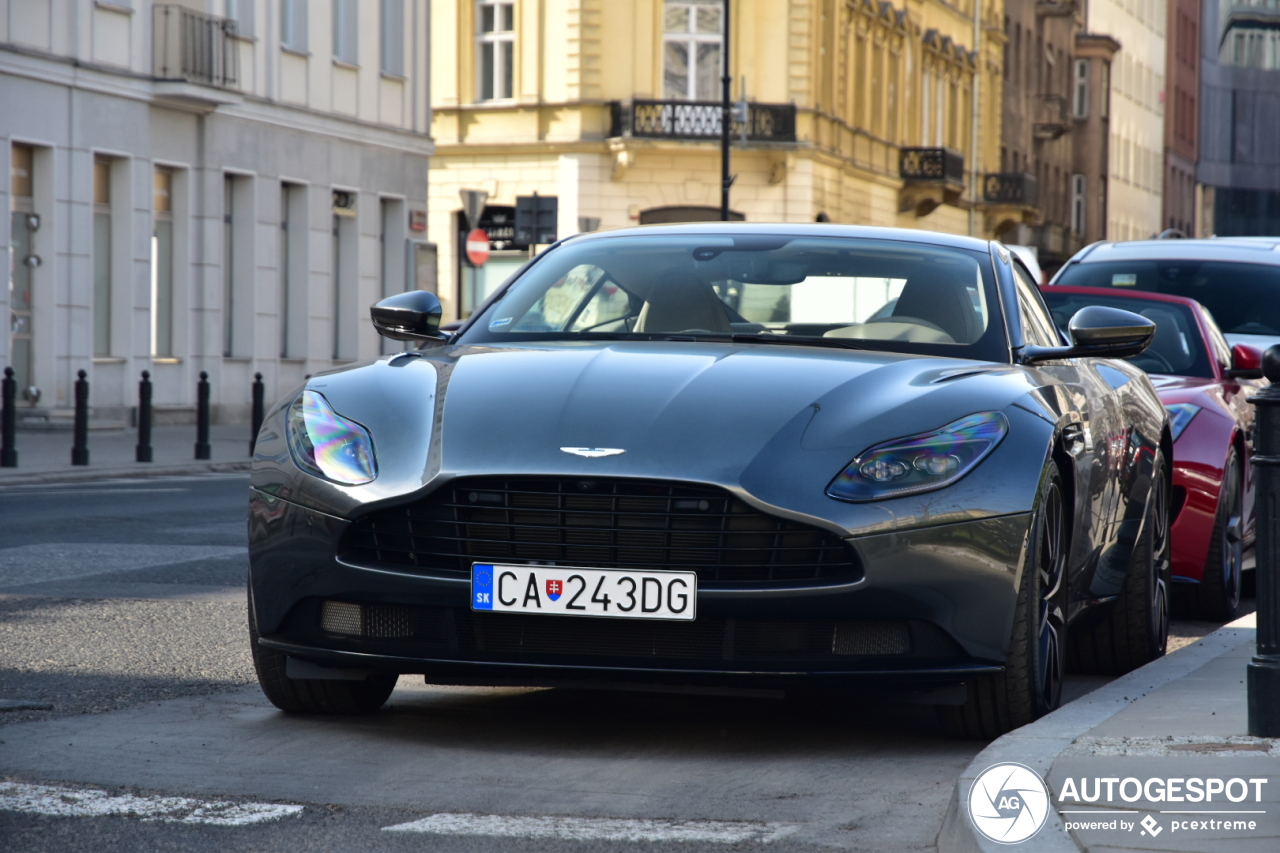 Aston Martin DB11 V8