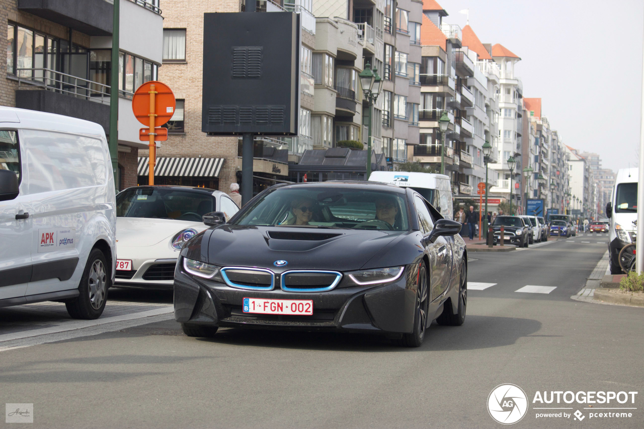 BMW i8