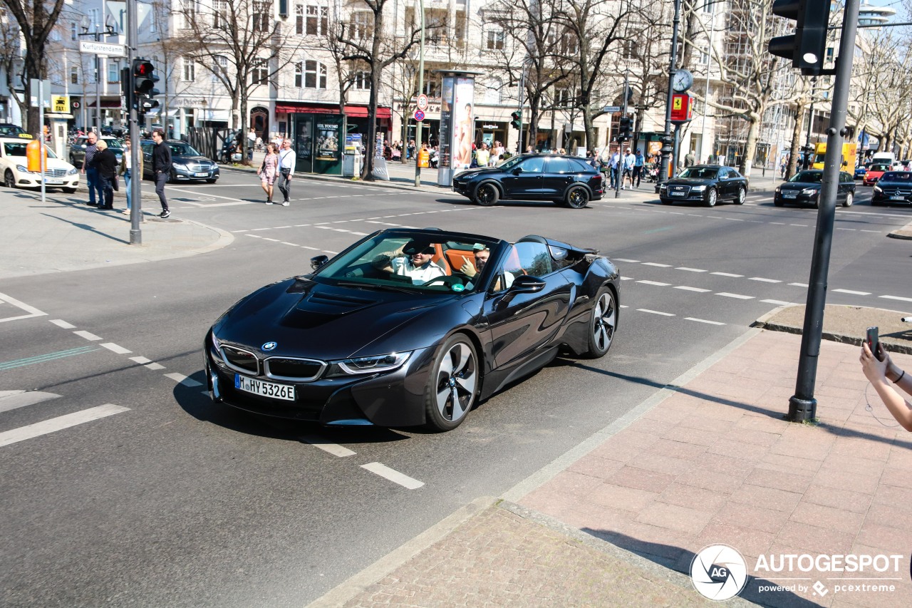 BMW i8 Roadster