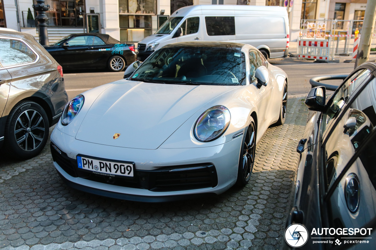 Porsche 992 Carrera 4S