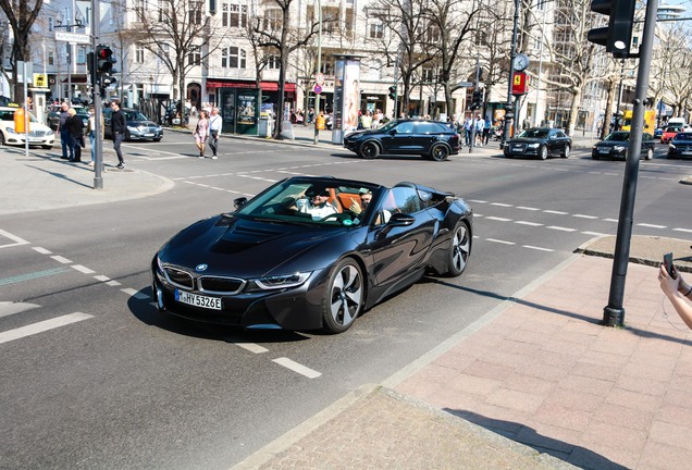 BMW i8 Roadster