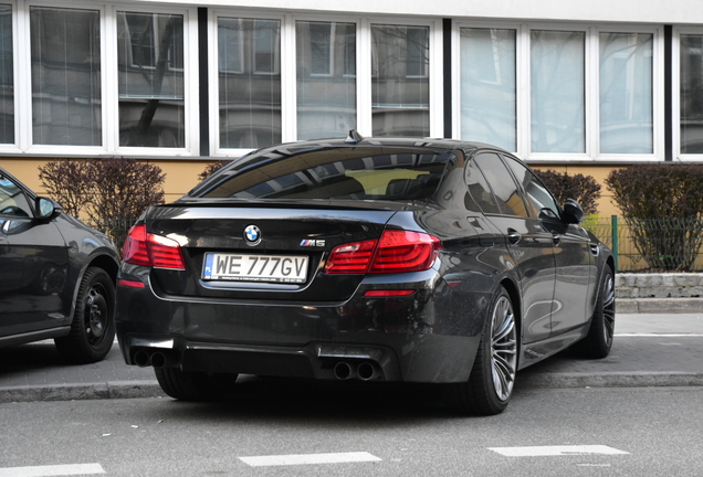 BMW M5 F10 2011