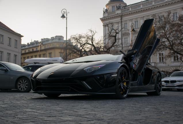 Lamborghini Aventador S LP740-4