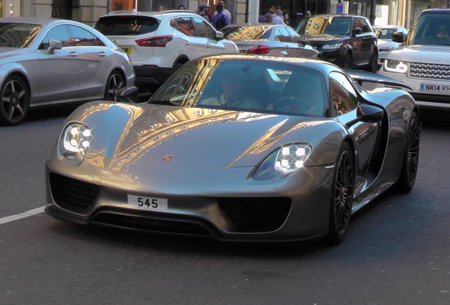 Porsche 918 Spyder Weissach Package