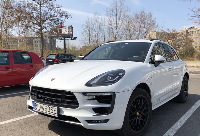 Porsche 95B Macan GTS