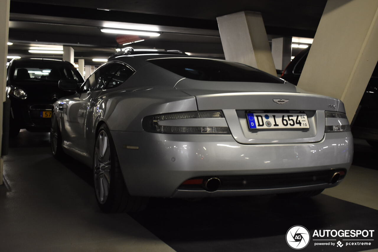 Aston Martin DB9