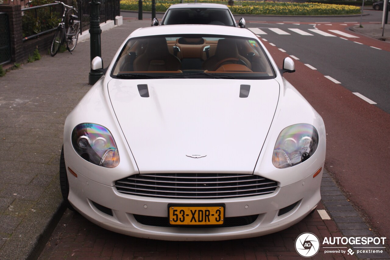 Aston Martin DB9