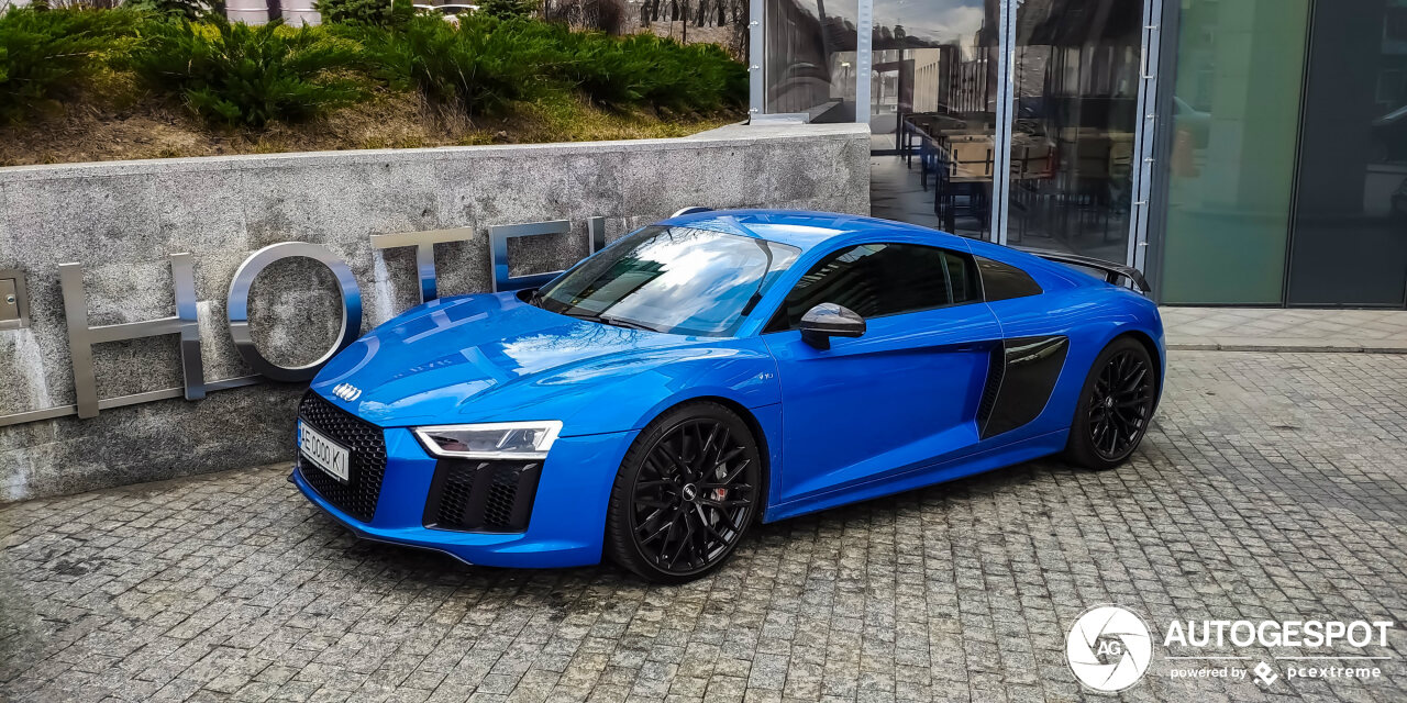 Audi R8 V10 Plus 2015